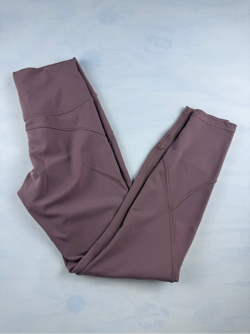 🌟 Lululemon In Movement Tight 25" *Everlux
Red Dust  - Size 6 🪅