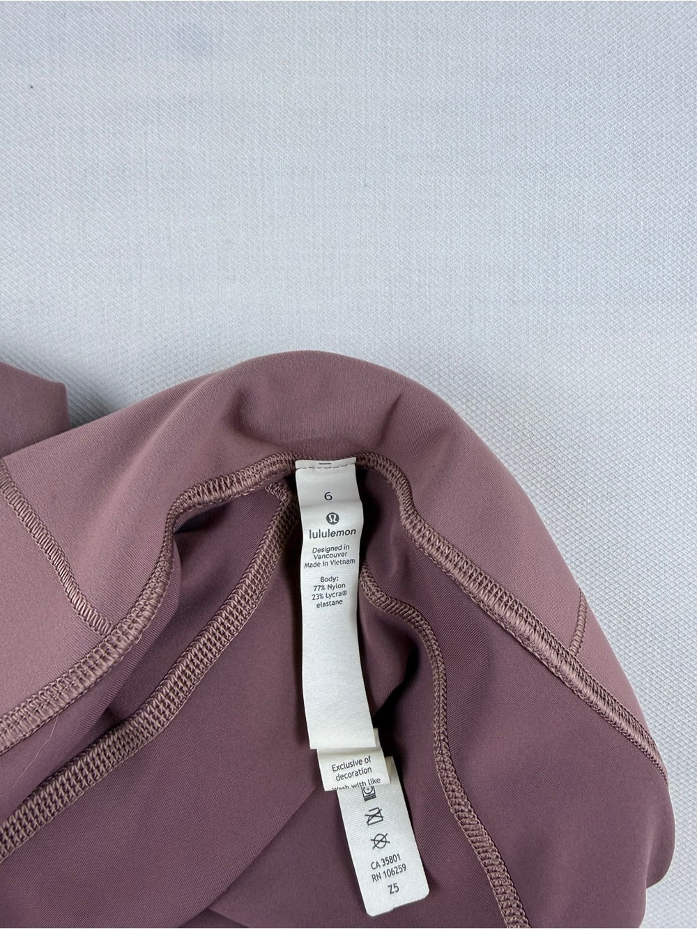 🌟 Lululemon In Movement Tight 25" *Everlux
Red Dust  - Size 6 🪅