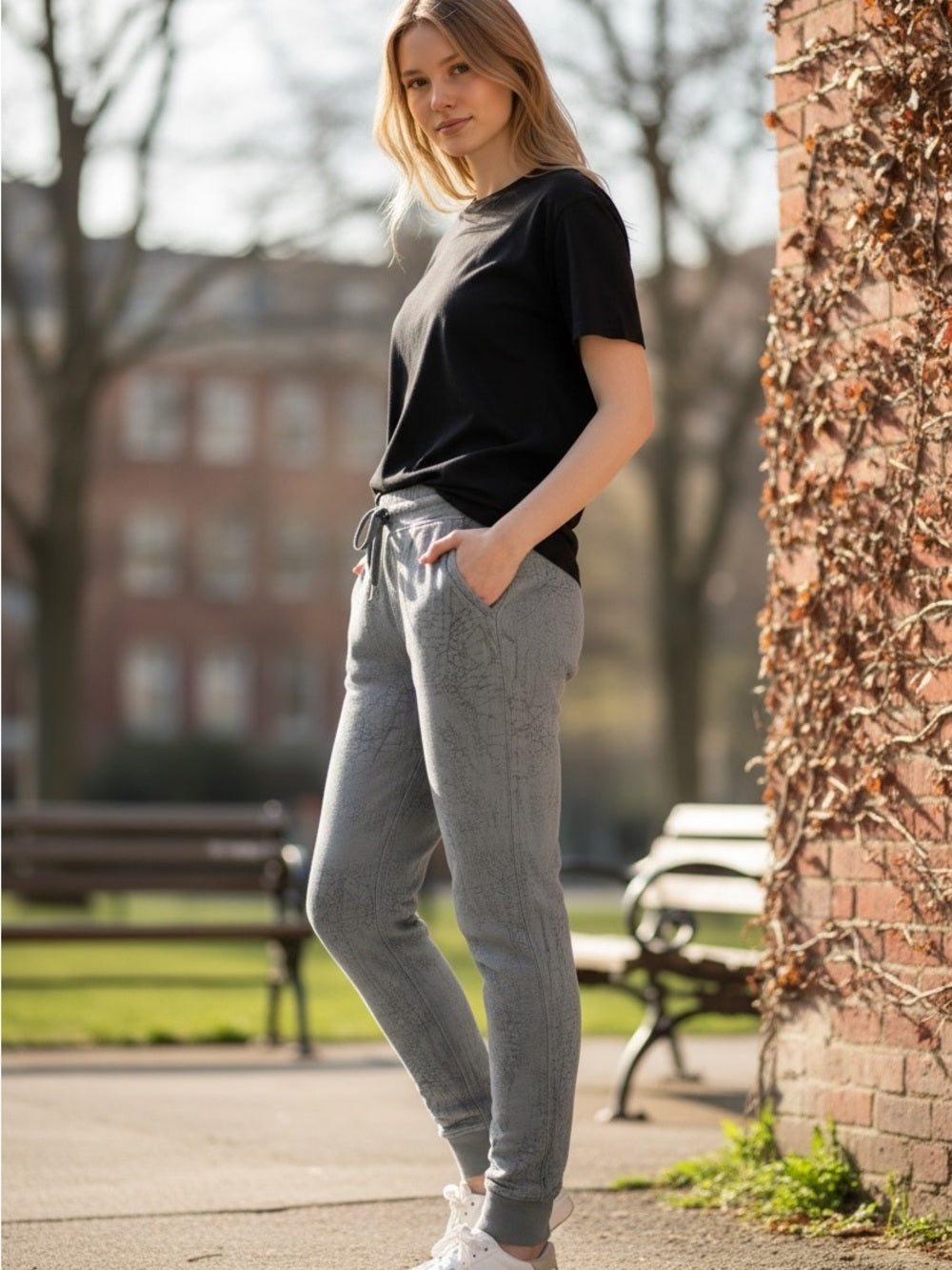 🍋Lululemon Scuba Jogger - Gray Crackle Print - Size 8 🖤