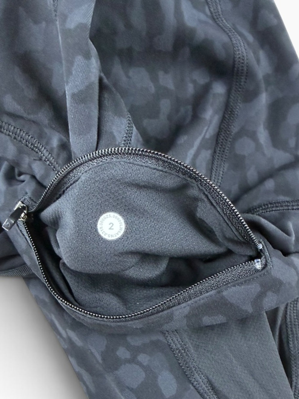 🍋 Lululemon Pace Rival Crop 22” - Formation Camo Deep Coal - Size 2 ♣️