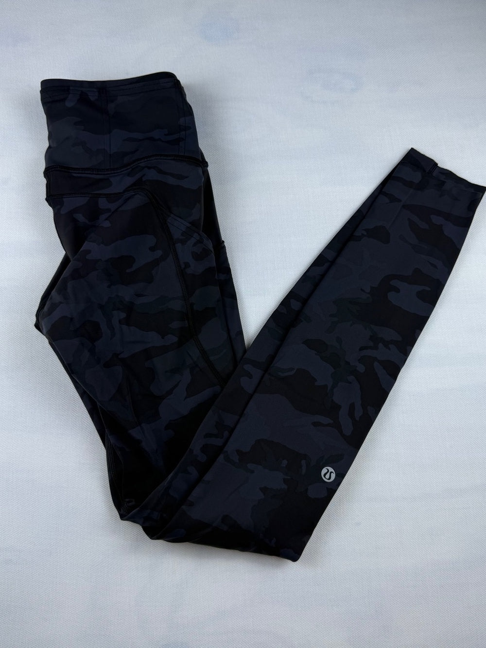 🍋 Lululemon Fast and Free HR Tight 28” - Heritage 365 Camo Deep Coal - Size 4 🙈