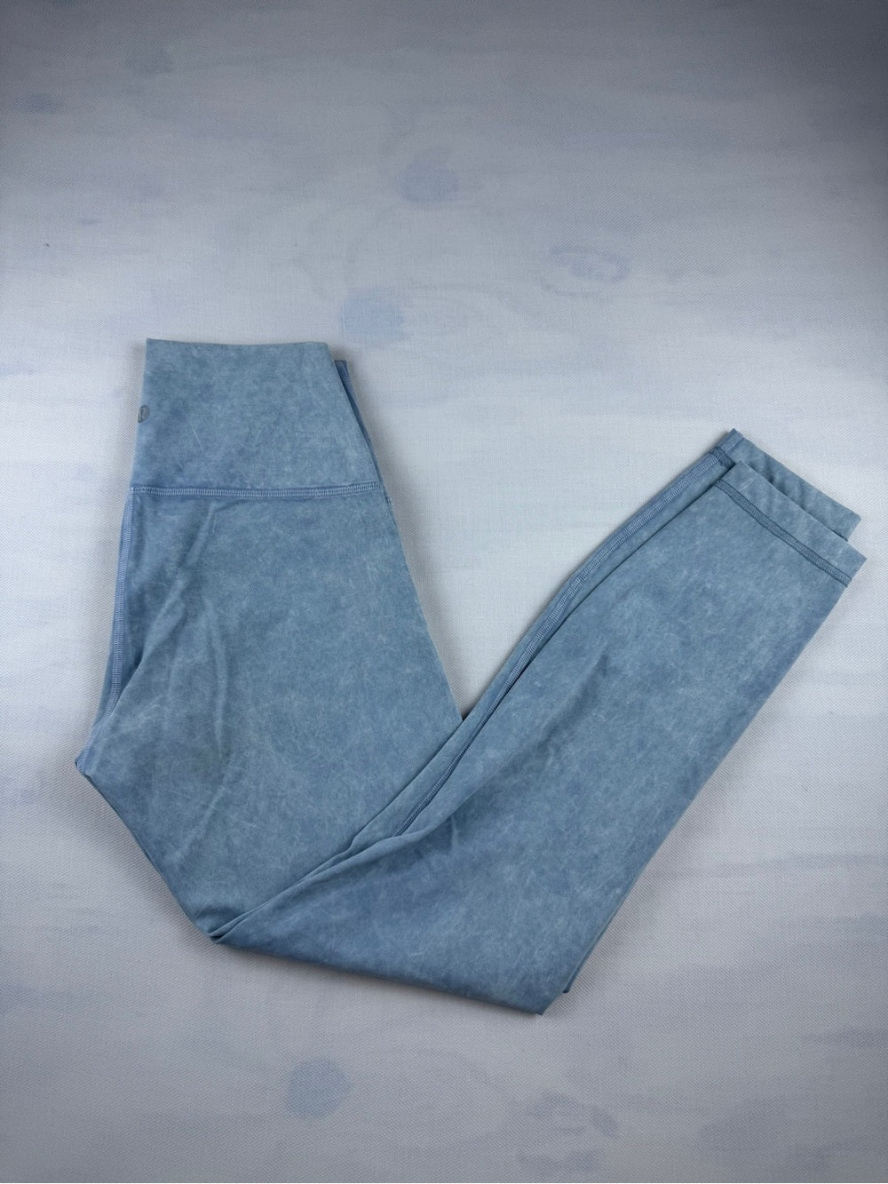 🌟 Lululemon Wunder Under High-Rise Tight Snow Washed Chambray - 28’’ Size 6 ❄️