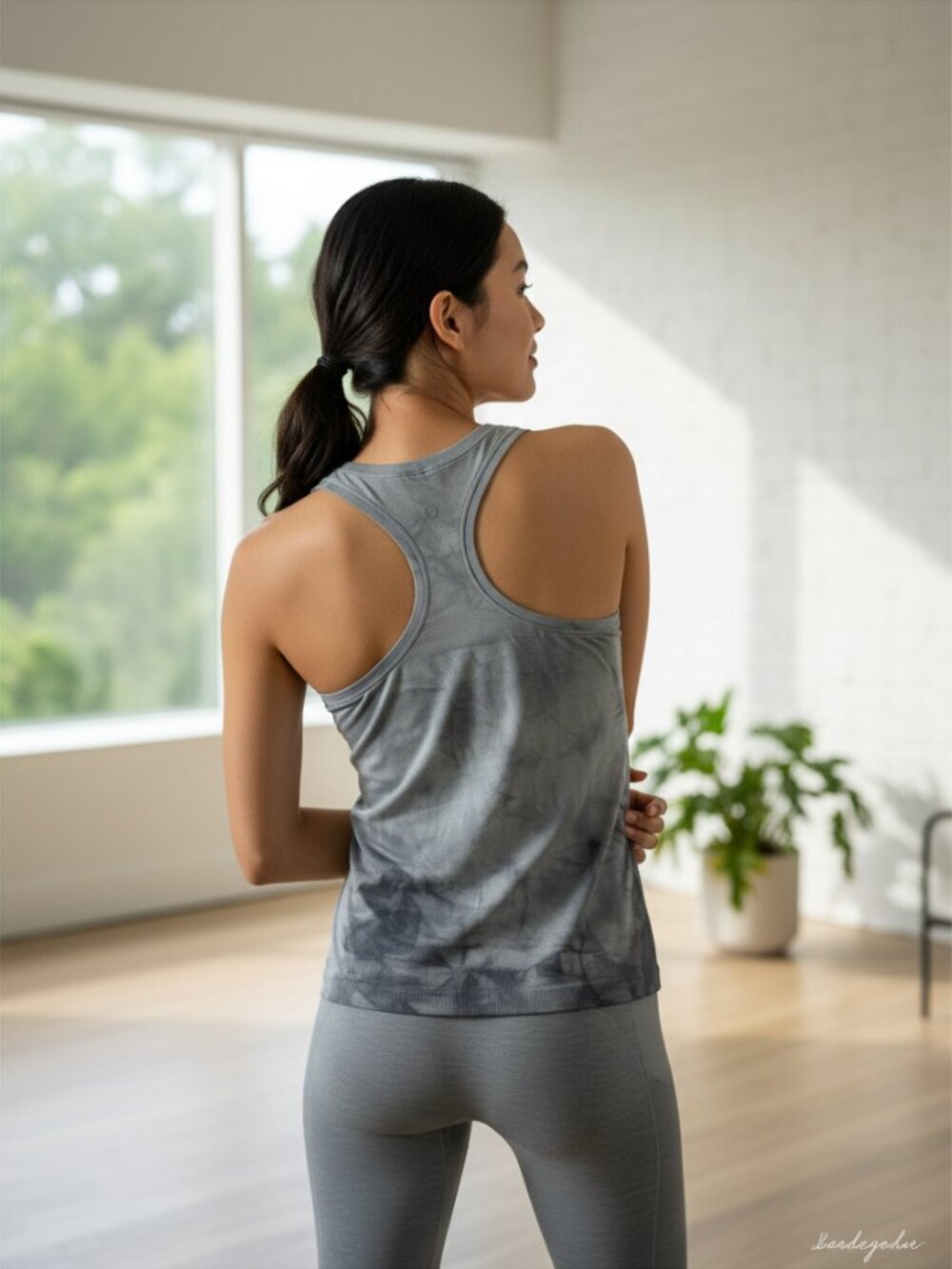 🌟 Lululemon Swiftly Tech Cropped Racerback Tank 2.0 - Like New -