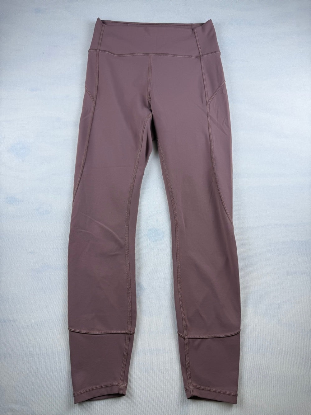 🌟 Lululemon In Movement Tight 25" *Everlux
Red Dust  - Size 6 🪅