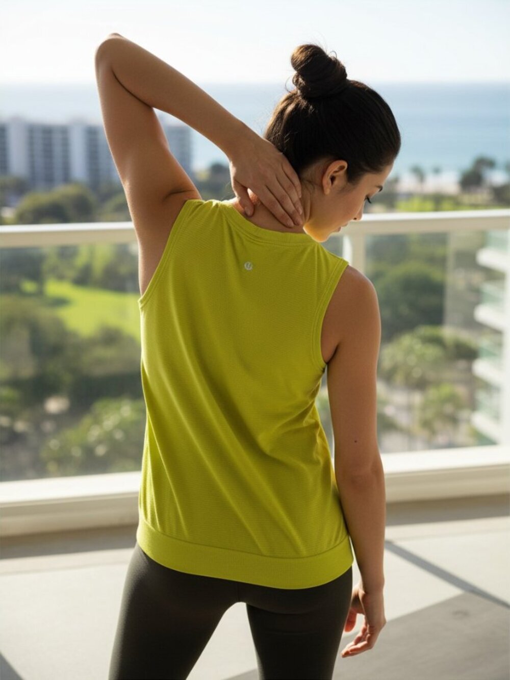 🌟 Lululemon Crew Neck Seamless Tank - Like New - Chartreuse Green - Size 12 🥑